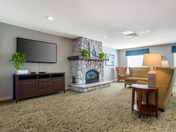 Brookdale Biloxi Community Living Room