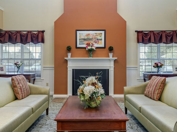 Brookdale Brookfield Al Common Area