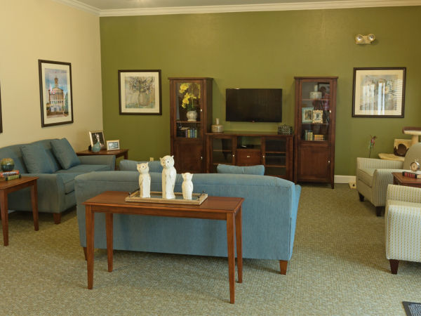 Brookdale Colonial Heights Community Living Room