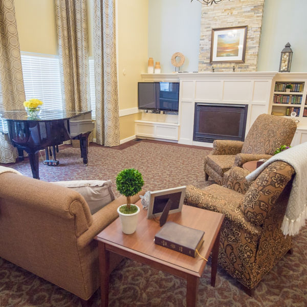 Brookdale Everett Community Living Room
