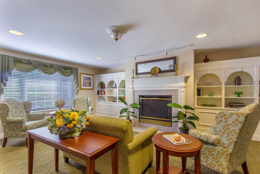 Fort Meyers The Colony Community Living Room