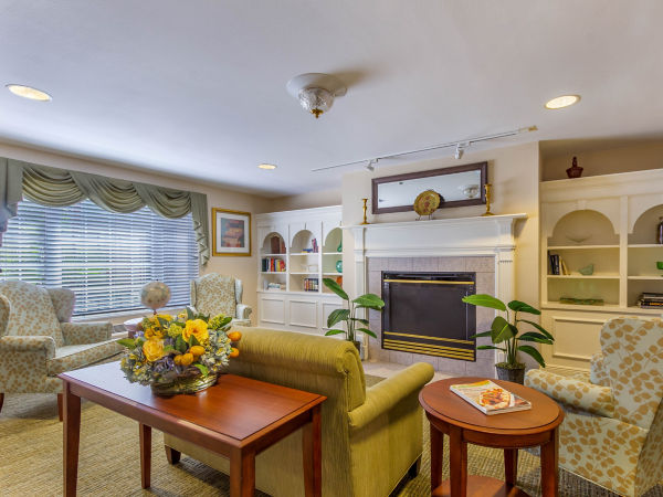 Brookdale Fort Meyers The Colony Community Living Room