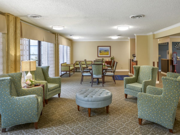 Brookdale Grand Court Lubbock Community Living Room