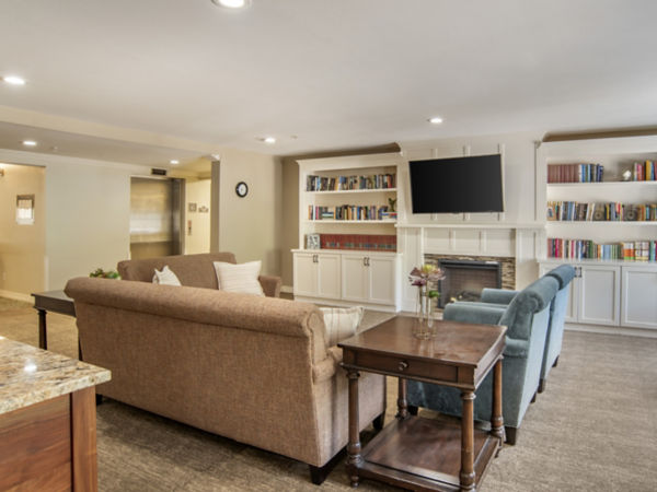 Brookdale Hattiesburg Al Community Living Room