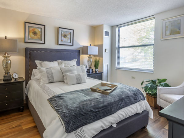 Brookdale Hawthorne Lakes Apartment Bedroom