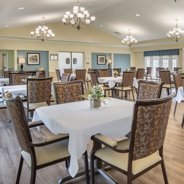 Brookdale Lake Charles Dining Room
