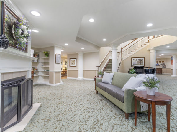 Brookdale Lake Ridge Foyer