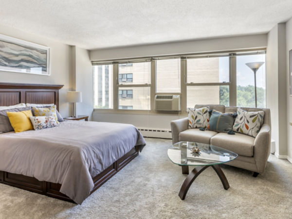 Brookdale Lake View Apartment Bedroom