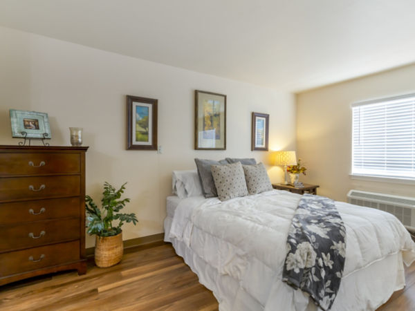Brookdale Medical Center Kingsley Apartment Bedroom