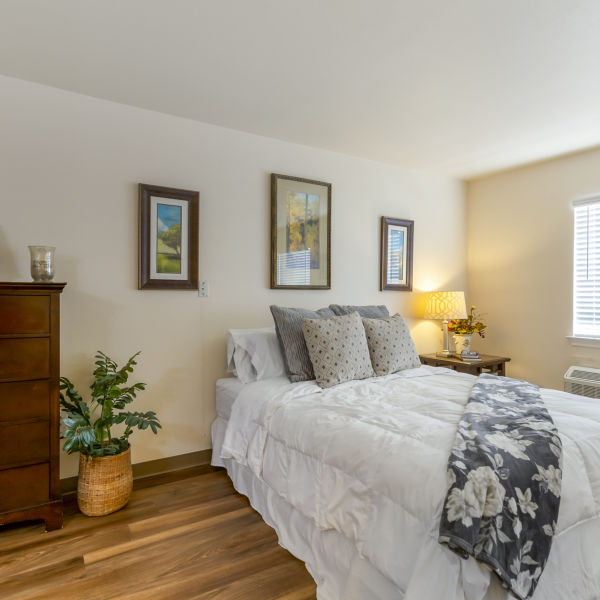 Brookdale Medical Center Kingsley Apartment Bedroom