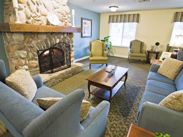 Brookdale Meridian Ms Community Living Room