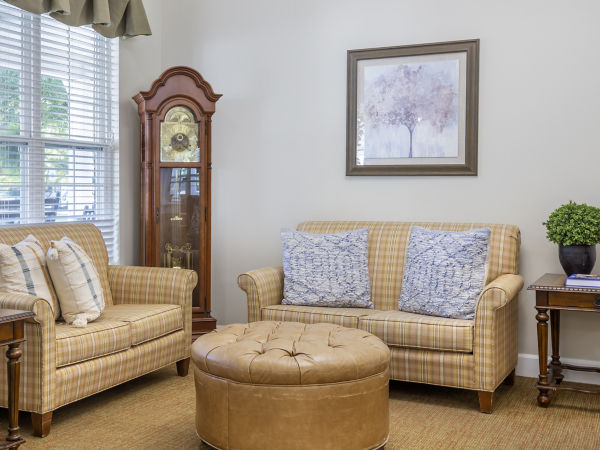 Brookdale Northwest Greensboro Sitting Area