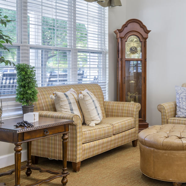 Brookdale Northwest Greensboro Sitting Area