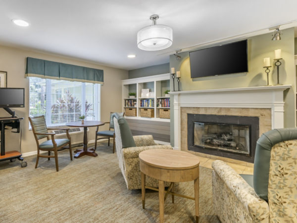 Brookdale Pointe West Community Living Room