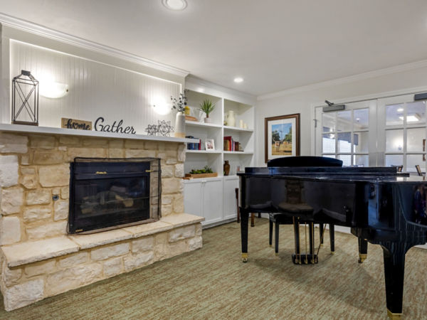 Brookdale Tyler South Community Living Room