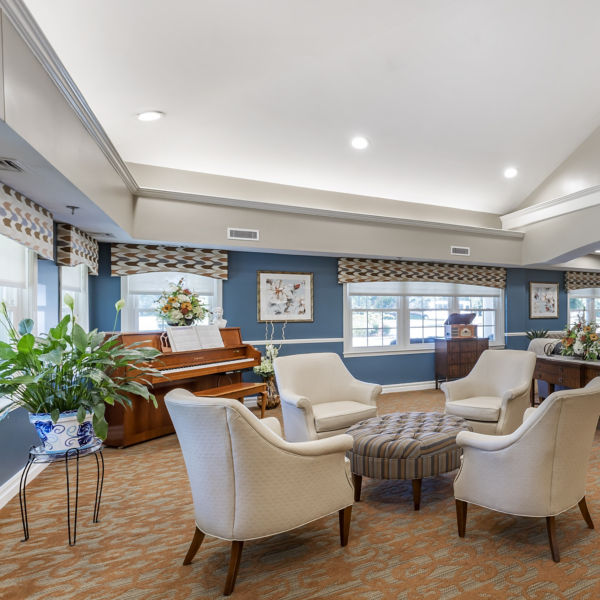 Brookdale Utica Al Community Living Room
