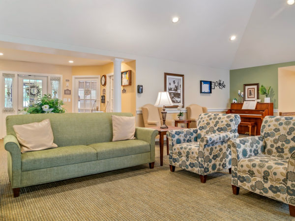 Brookdale W Eisenhower Pkwy Common Area