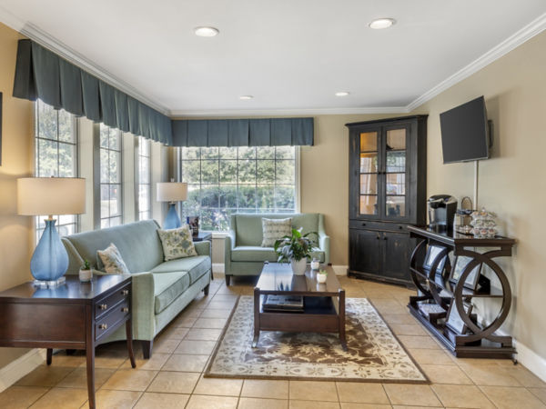 Brookdale White Rock Coffee Area