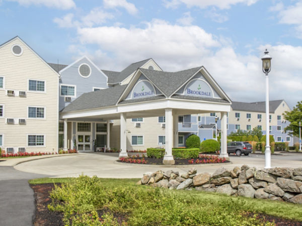 Brookdale Sakonnet Bay Entrance