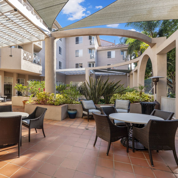 Brookdale Santa Monica Gardens Courtyard