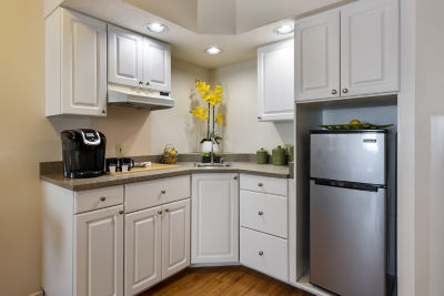 Colonial Park Apartment Kitchen