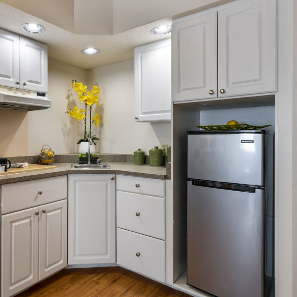 Brookdale Colonial Park Apartment Kitchen