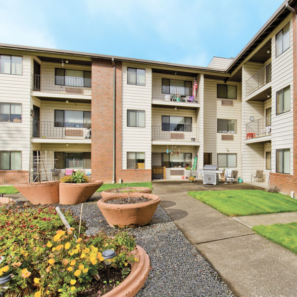 Brookdale Forest Grove Patio