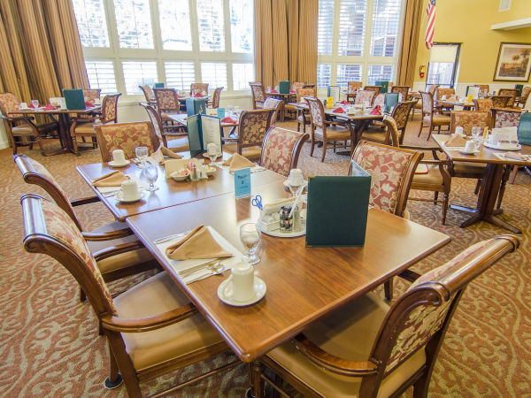 Brookdale Lake Tavares Dining Room