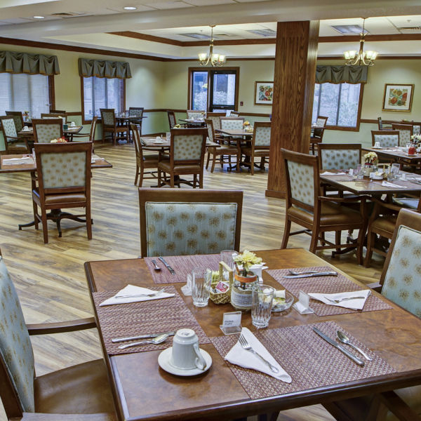 Brookdale Lakeview Crossing Dining Room