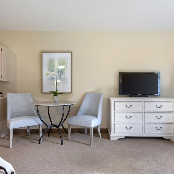 Brookdale Lakewood Apartment Living Room