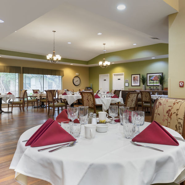 Brookdale Lohmans Crossing Dining Room