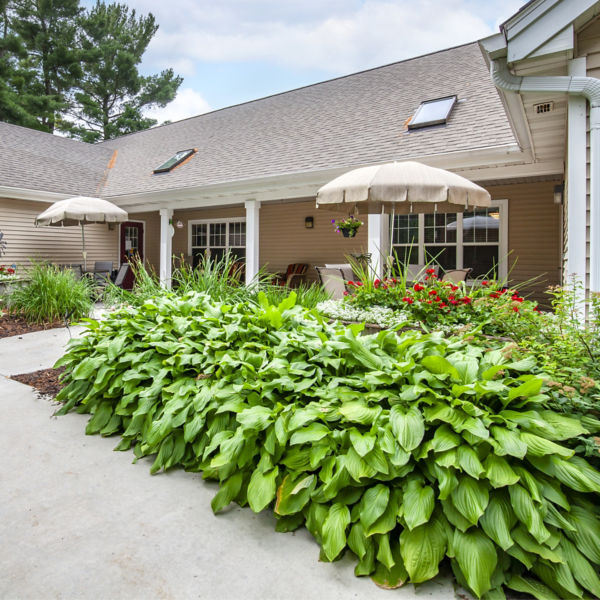 Brookdale Middleton Century Ave Courtyard