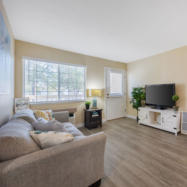 Brookdale Richland Apartment Living Room