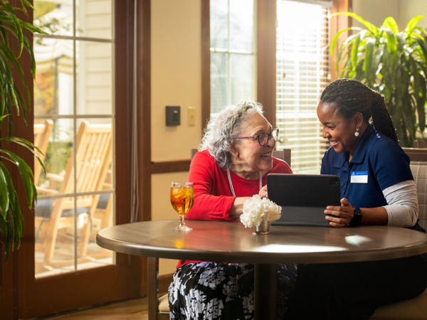 Associate Showing Resident Ipad