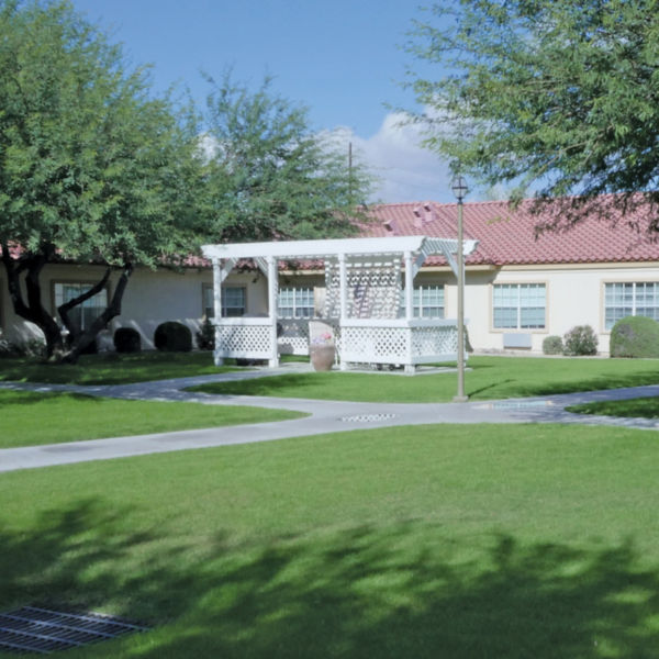 Brookdale Central Chandler Courtyard