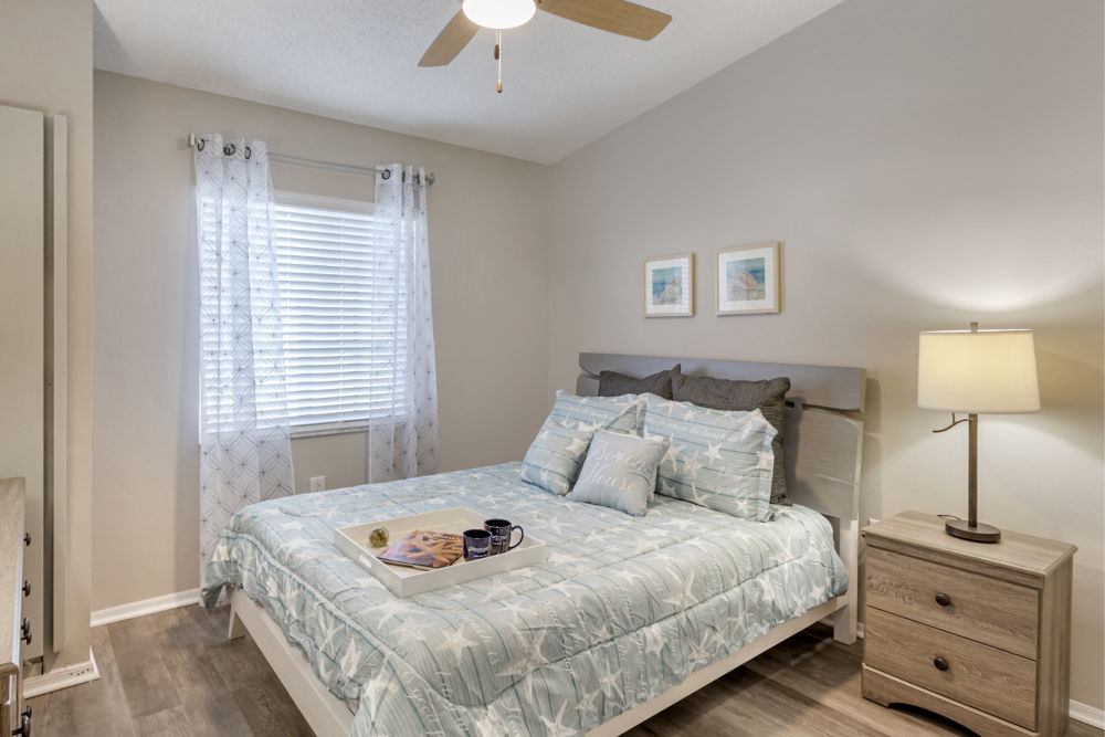 Fort Meyers Cypress Lake Apartment