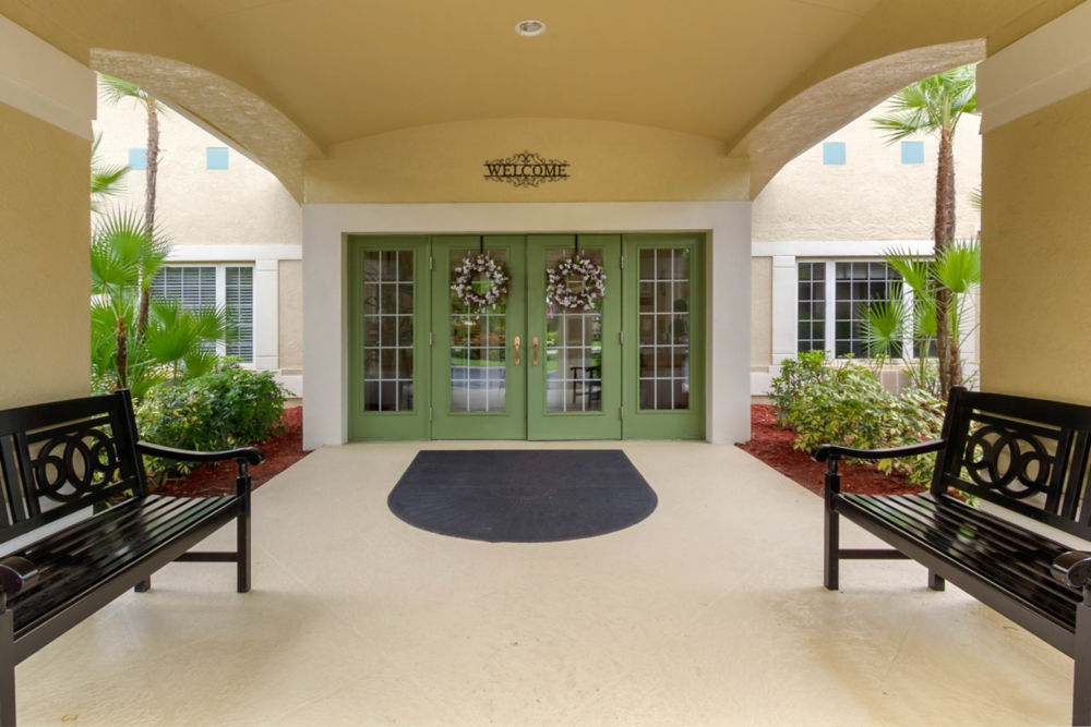 Fort Meyers The Colony Front Porch