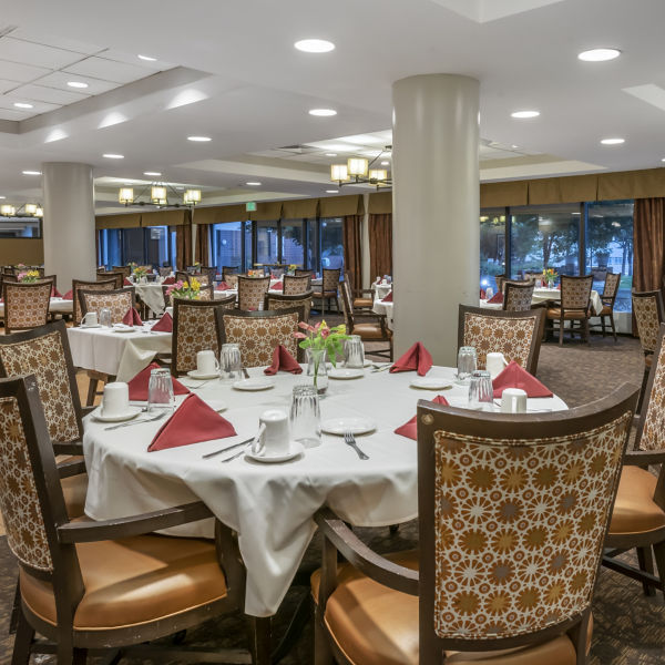 Brookdale Meridian Englewood Dining Room