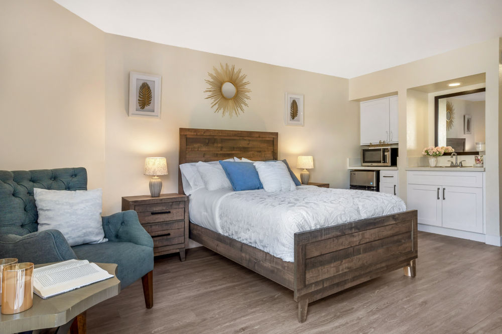 Studio Apartment