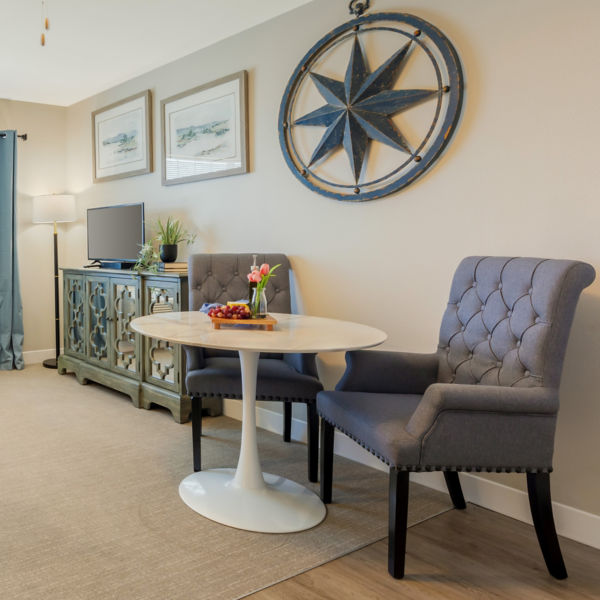 Brookdale Sikes Lake Apartment Living Room