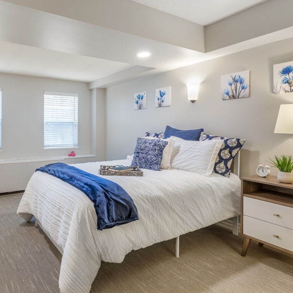 Brookdale University Park Co Apartment Bedroom